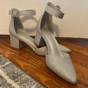 Dream Pairs Silver Glitter shoes